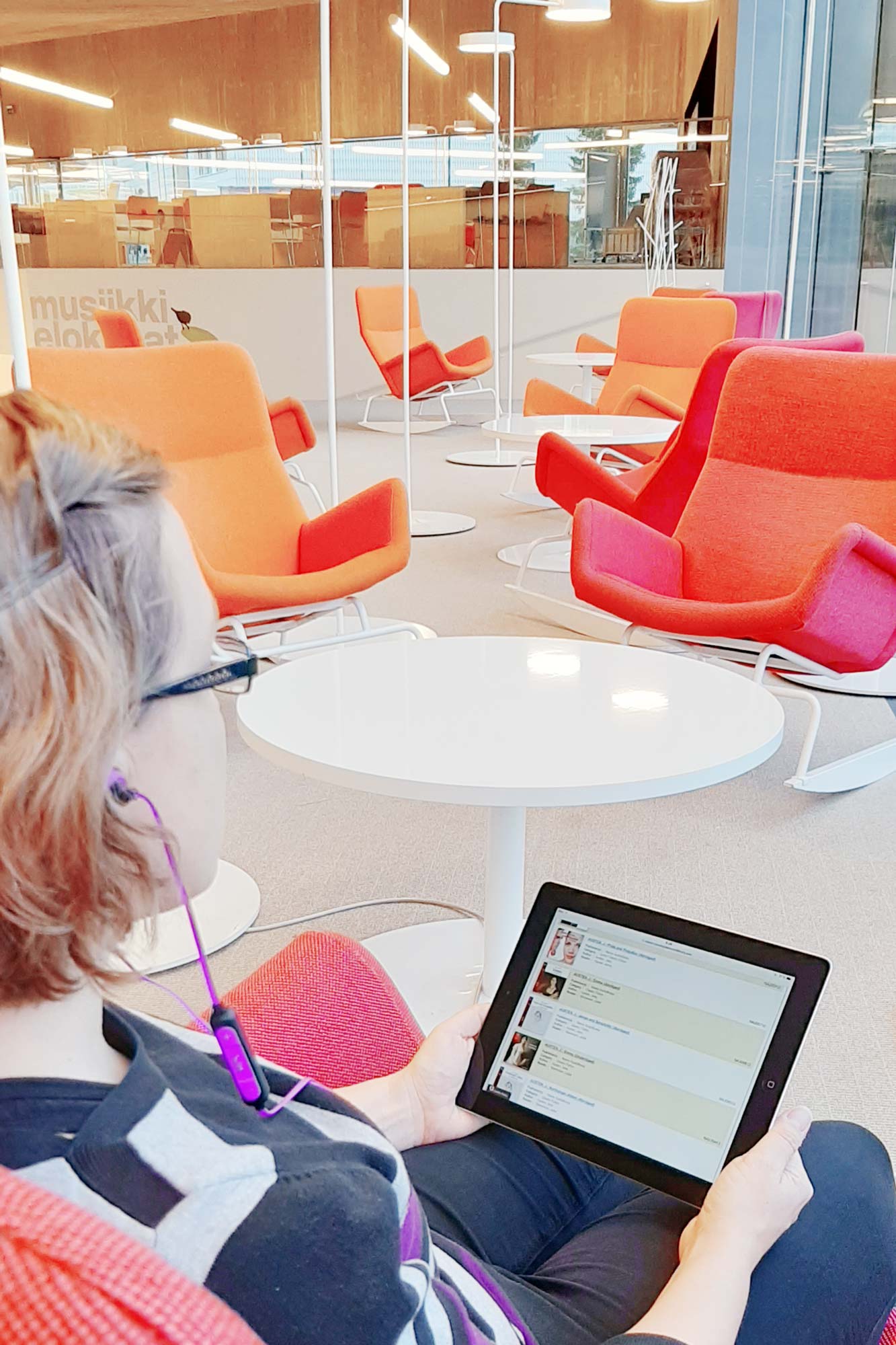 Seinäjoen kaupunginkirjastossa voi kuunnella musiikkia ja äänikirjoja